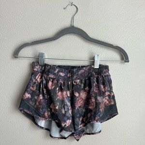 Lululemon 2.5 Hotty Hot Shorts